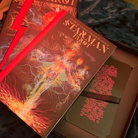 David Bowie Starman Tarot Deck Set with Guidebook and original box set - Picture 8 of 12
